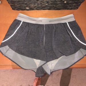 Lulu lemon shorts size 4 great condition look new